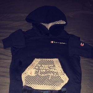 Champion hoodie 2T